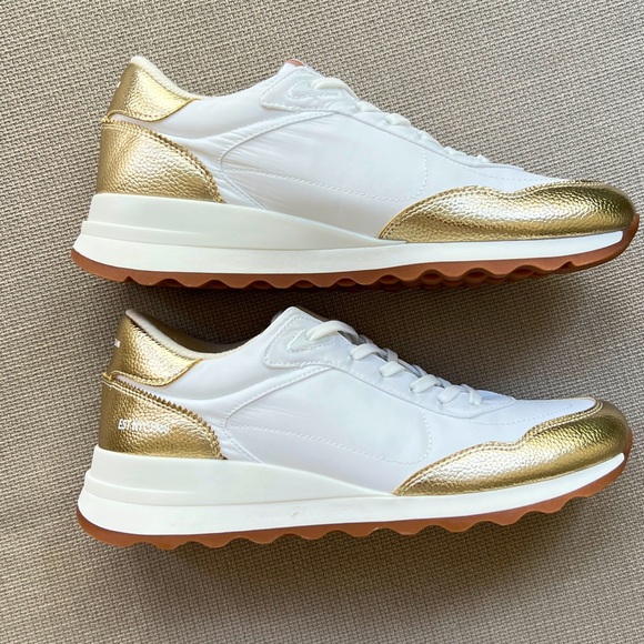 Anne Klein Shoes - 💫 White and gold sneakers